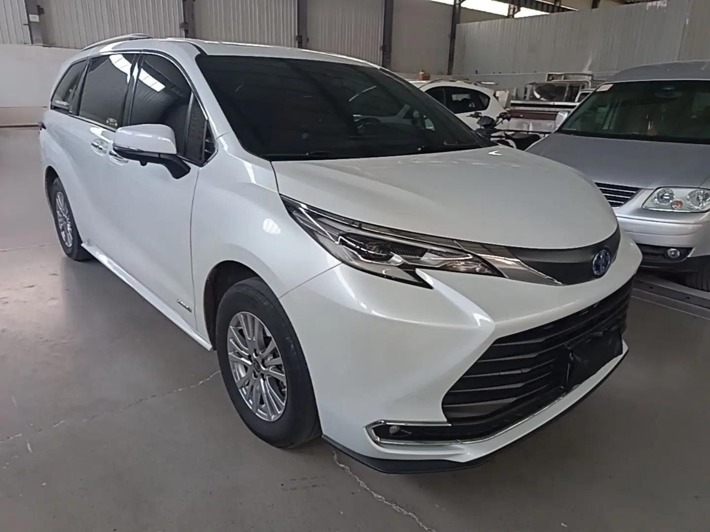 Toyota SIENNA 2021 2.5L Hybrid Comfort Edition — миниатюра 3