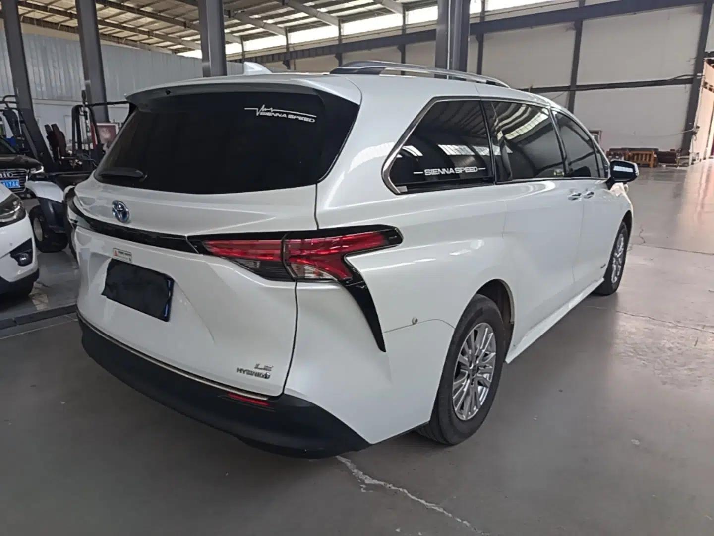 Toyota SIENNA 2021 2.5L Hybrid Comfort Edition — миниатюра 6