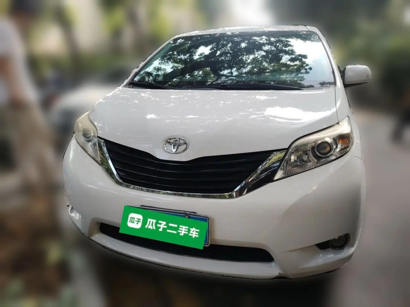 Toyota SIENNA (Parallel Import) Toyota Sienna, Automatic, 2.7L Gasoline, No Sunroof, (8-Seater) — миниатюра 2