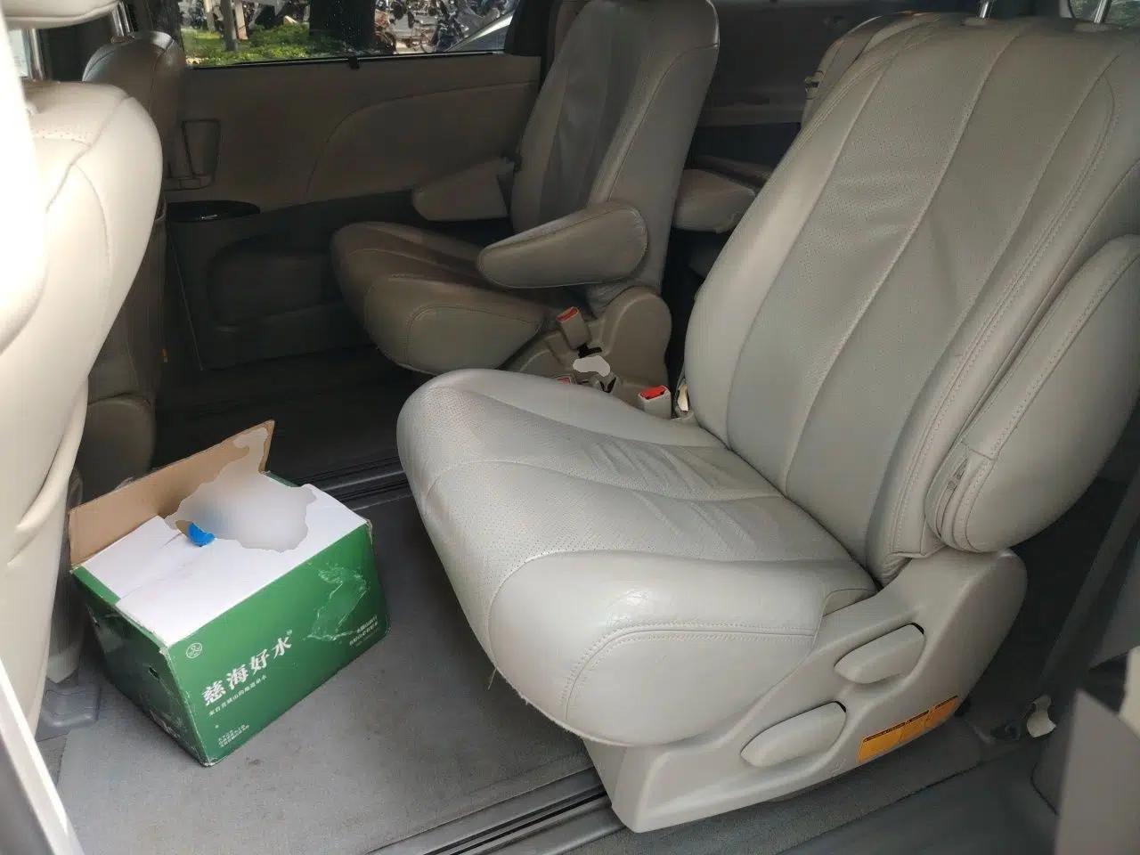 Toyota SIENNA (Parallel Import) Toyota Sienna, Automatic, 2.7L Gasoline, No Sunroof, (8-Seater) — миниатюра 17