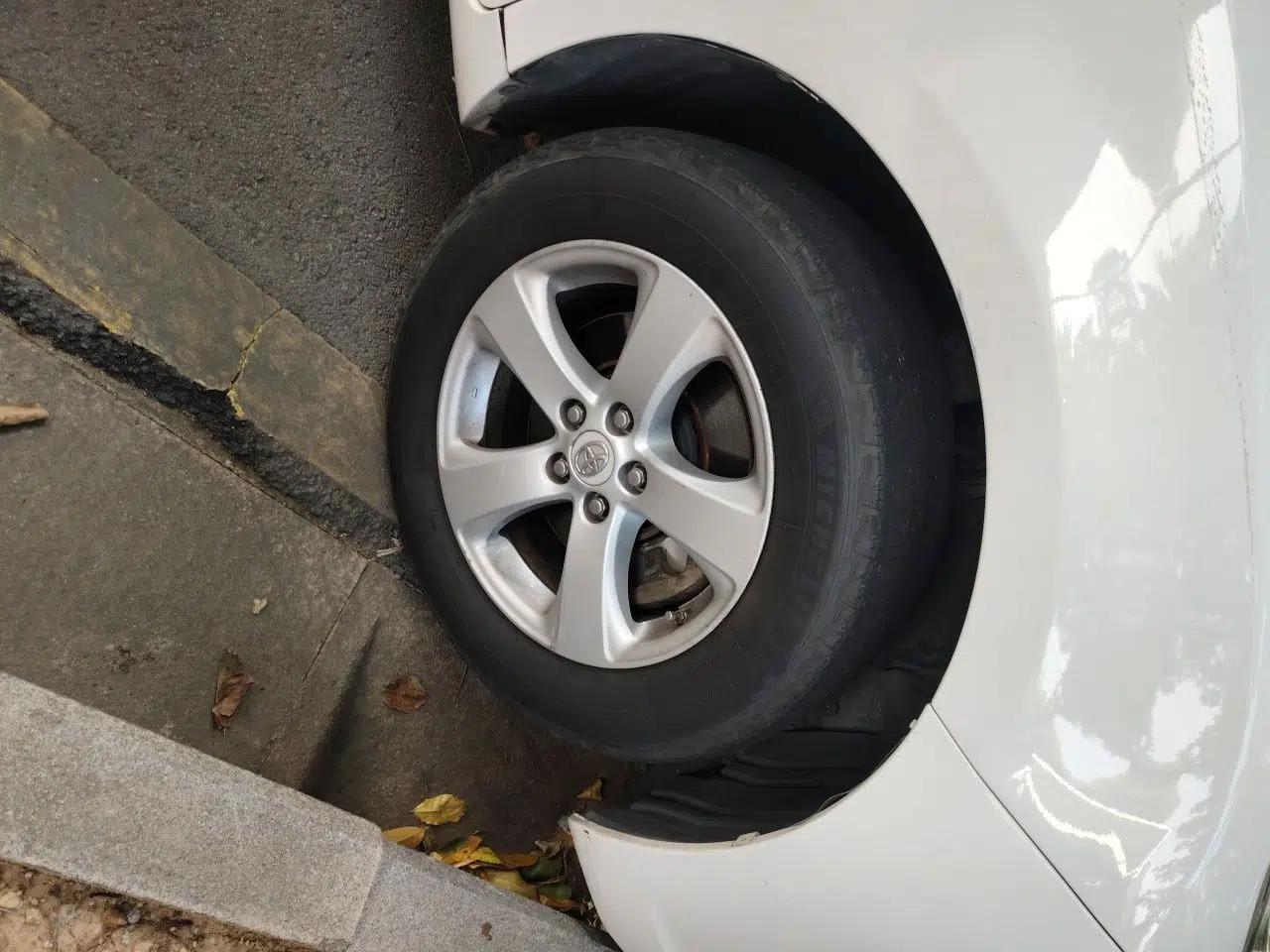 Toyota SIENNA (Parallel Import) Toyota Sienna, Automatic, 2.7L Gasoline, No Sunroof, (8-Seater) — миниатюра 8