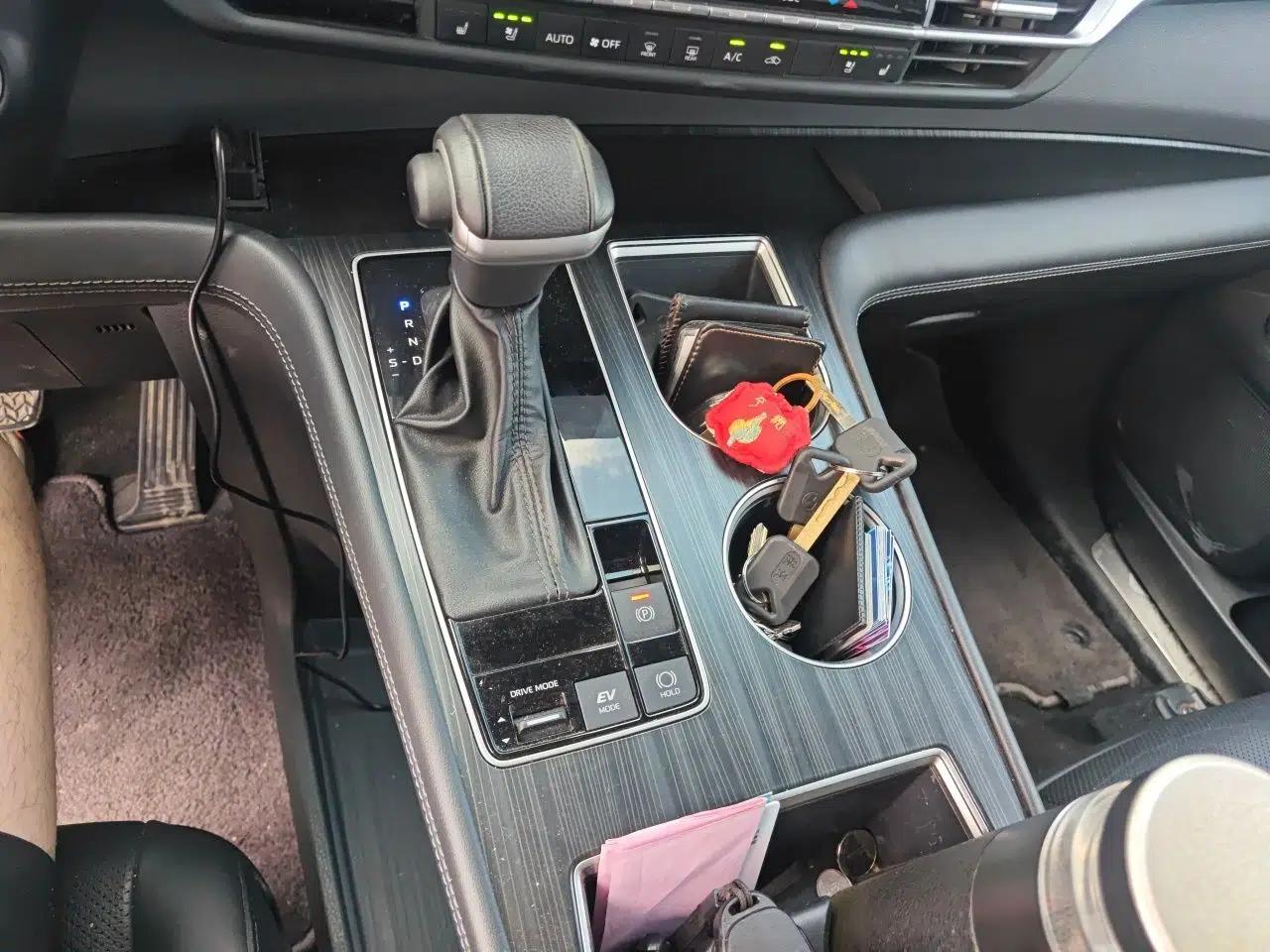 Toyota SIENNA 2024 2.5L Hybrid Luxury Edition — миниатюра 14