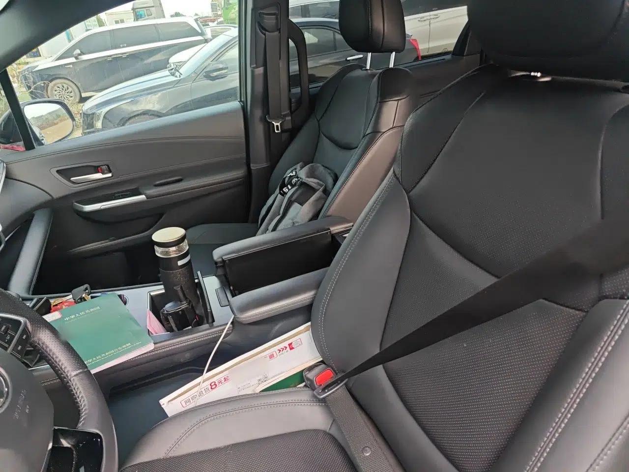Toyota SIENNA 2024 2.5L Hybrid Luxury Edition — миниатюра 15