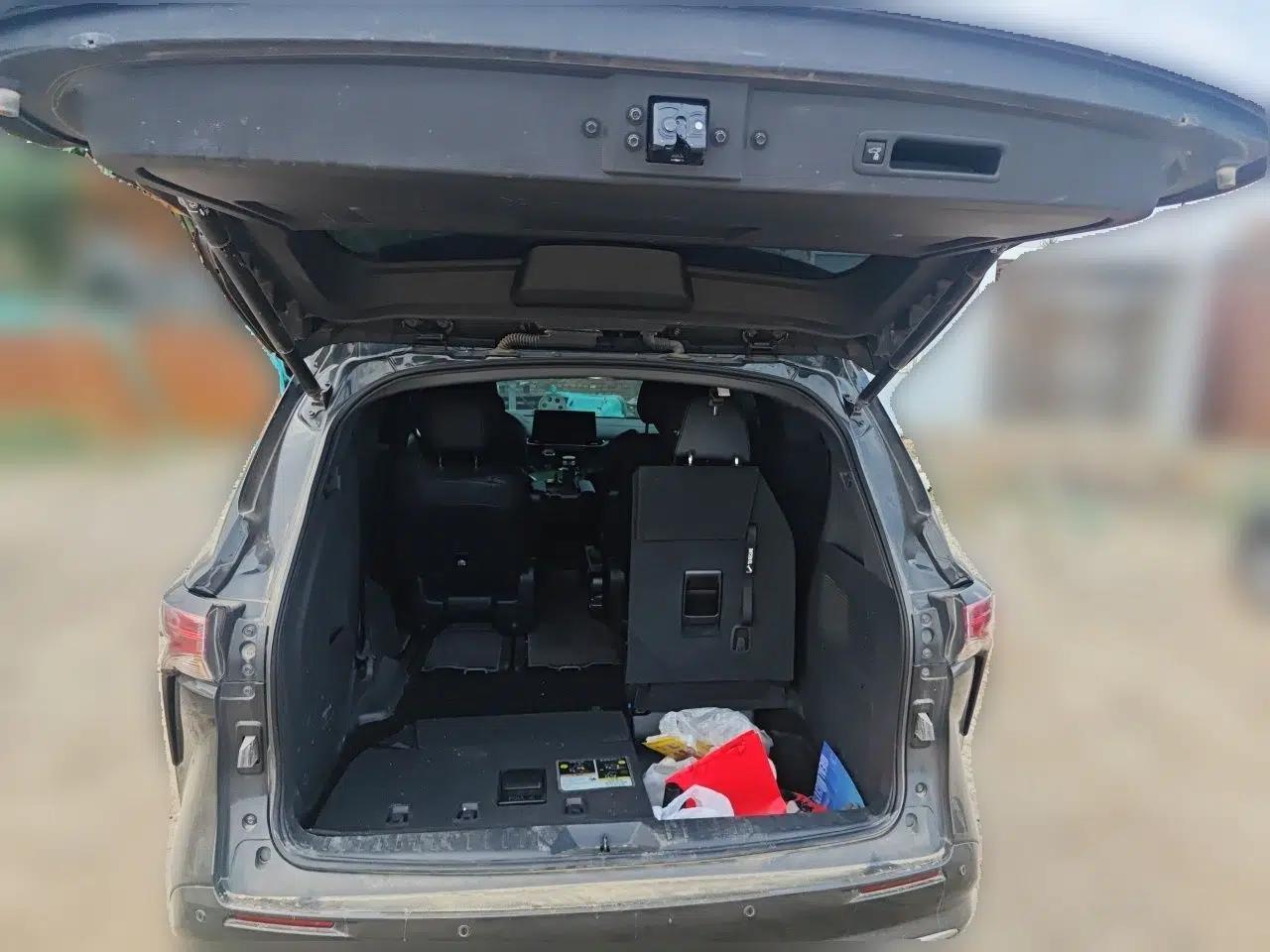 Toyota SIENNA 2024 2.5L Hybrid Luxury Edition — миниатюра 19