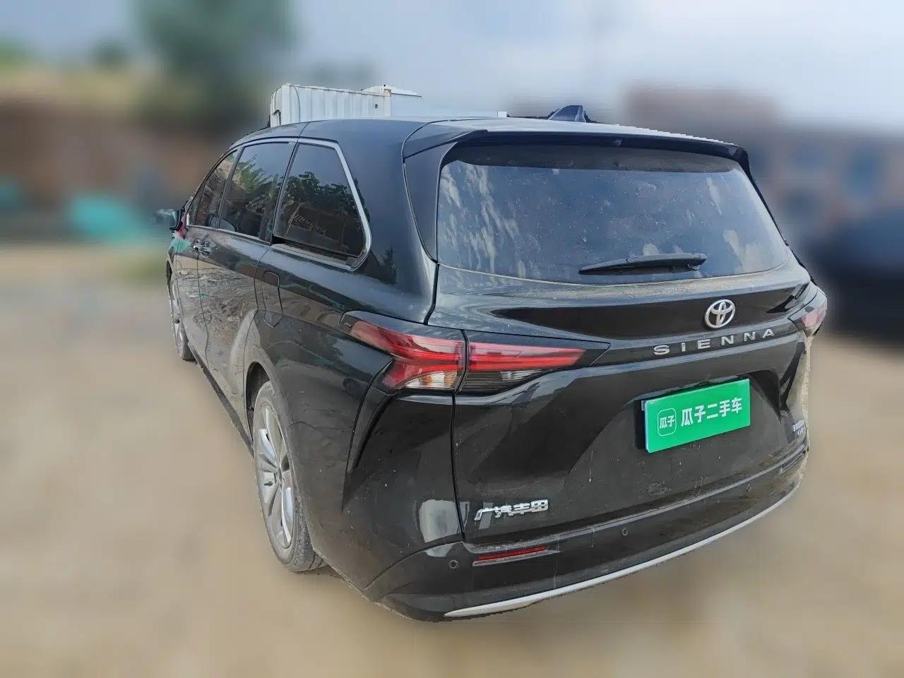 Toyota SIENNA 2024 2.5L Hybrid Luxury Edition — миниатюра 4