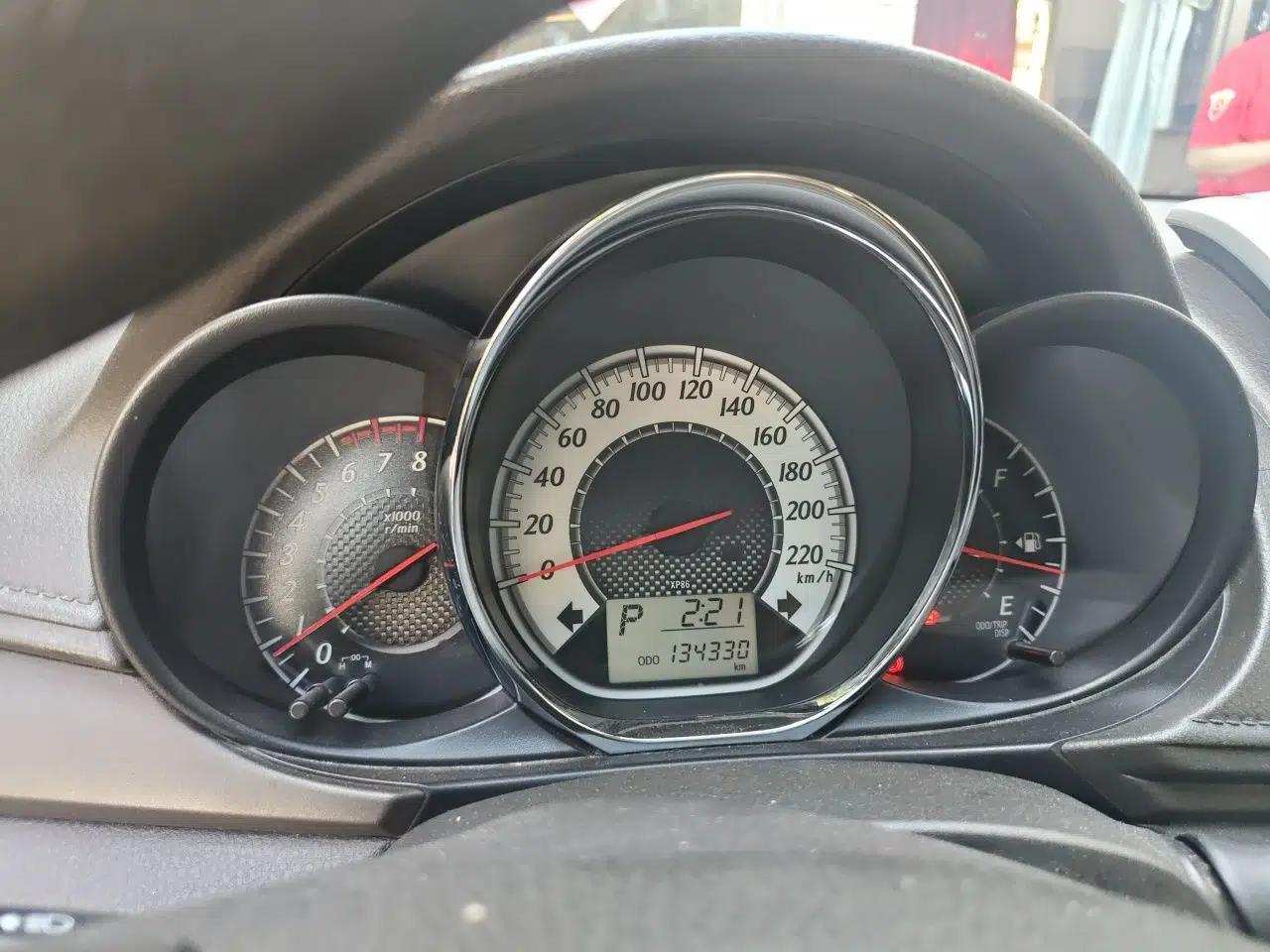 Toyota YARiS L Zhi Xuan 2015 1.5G Automatic Xuan Dong Sunroof Special Edition — миниатюра 11