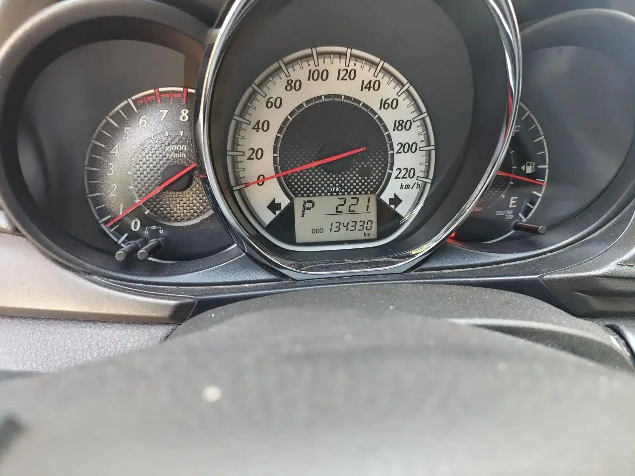 Toyota YARiS L Zhi Xuan 2015 1.5G Automatic Xuan Dong Sunroof Special Edition — миниатюра 12