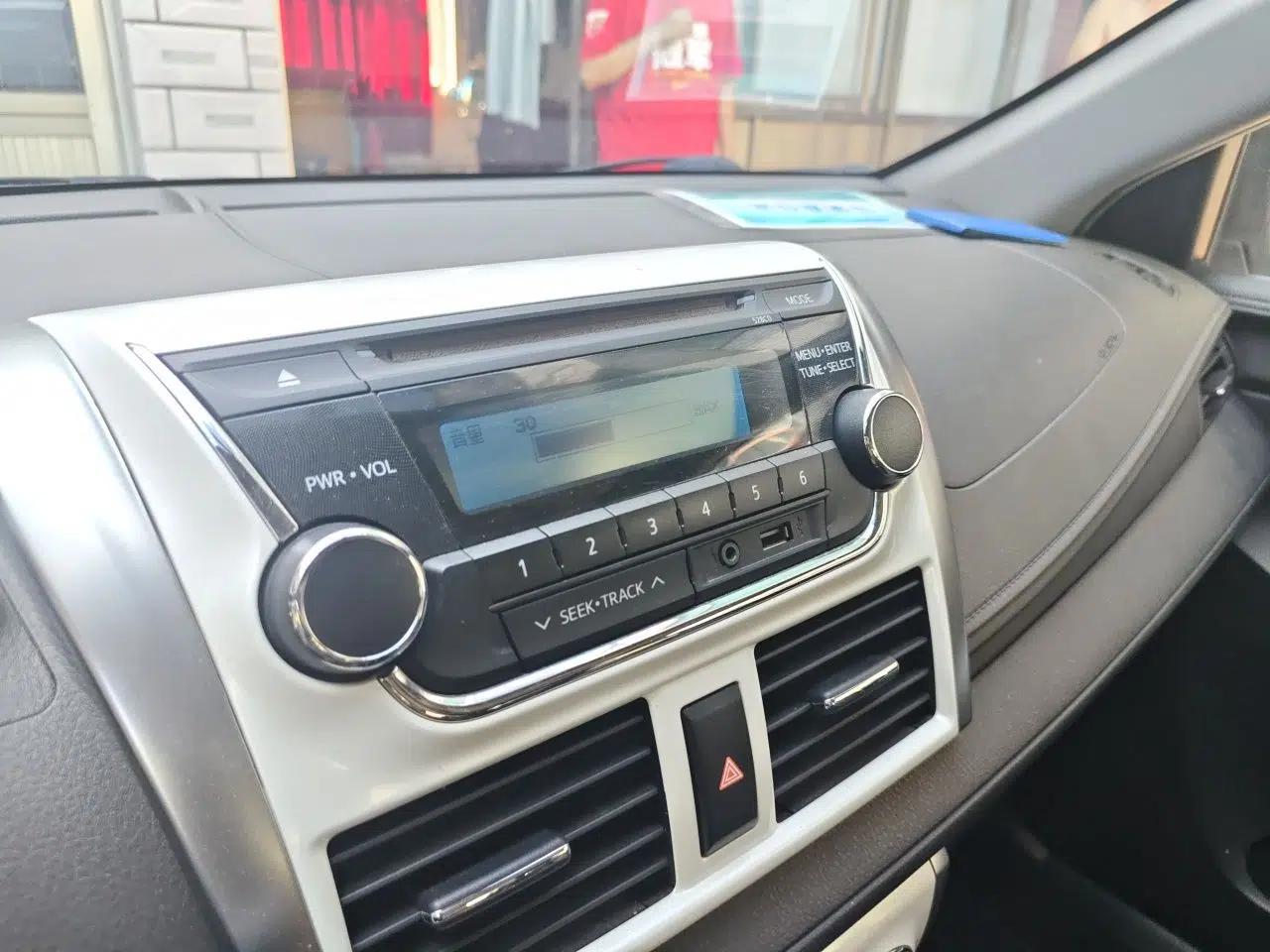 Toyota YARiS L Zhi Xuan 2015 1.5G Automatic Xuan Dong Sunroof Special Edition — миниатюра 13