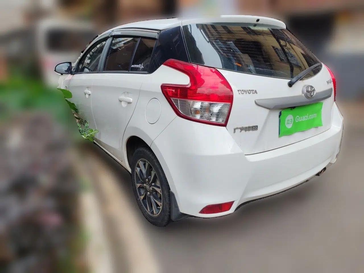 Toyota YARiS L Zhi Xuan 2015 1.5E Automatic Charm Edition — миниатюра 4