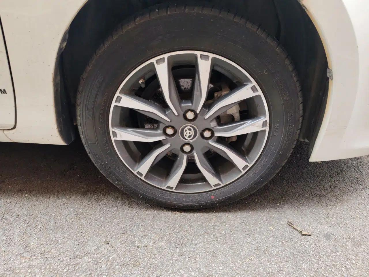 Toyota YARiS L Zhi Xuan 2015 1.5E Automatic Charm Edition — миниатюра 8