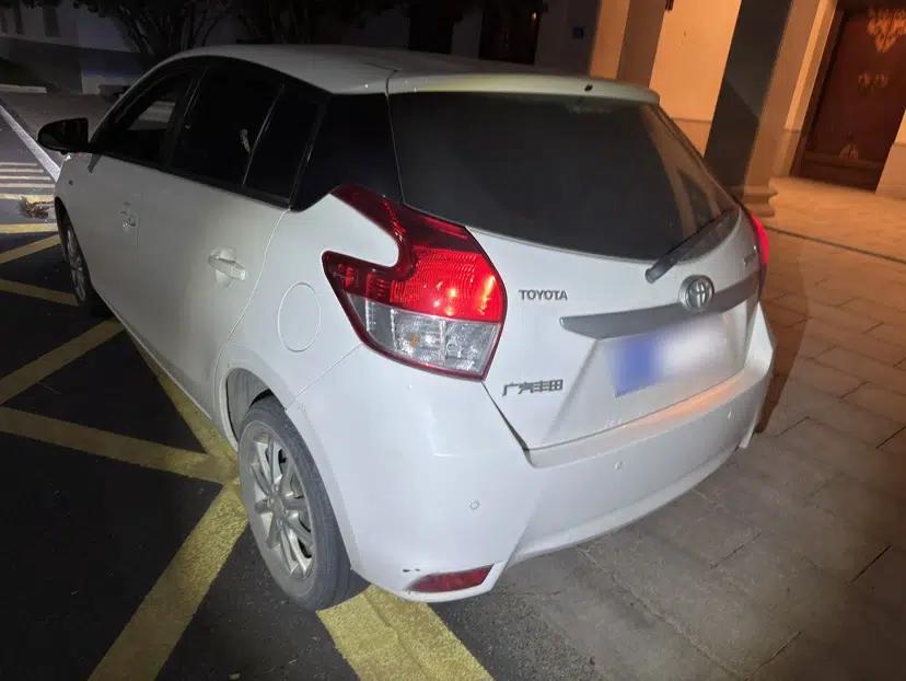 Toyota YARiS L Zhi Xuan 2015 1.5E Automatic Charm Edition — миниатюра 3
