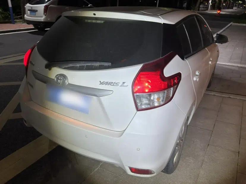 Toyota YARiS L Zhi Xuan 2015 1.5E Automatic Charm Edition — миниатюра 4