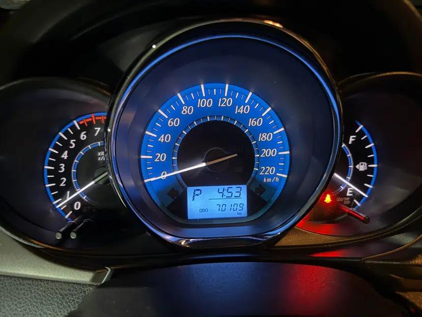 Toyota YARiS L Zhi Xuan 2015 1.5E Automatic Charm Edition — миниатюра 7