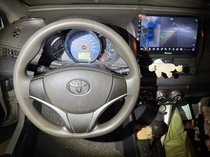 Toyota YARiS L Zhi Xuan 2015 1.5E Automatic Charm Edition — миниатюра 8