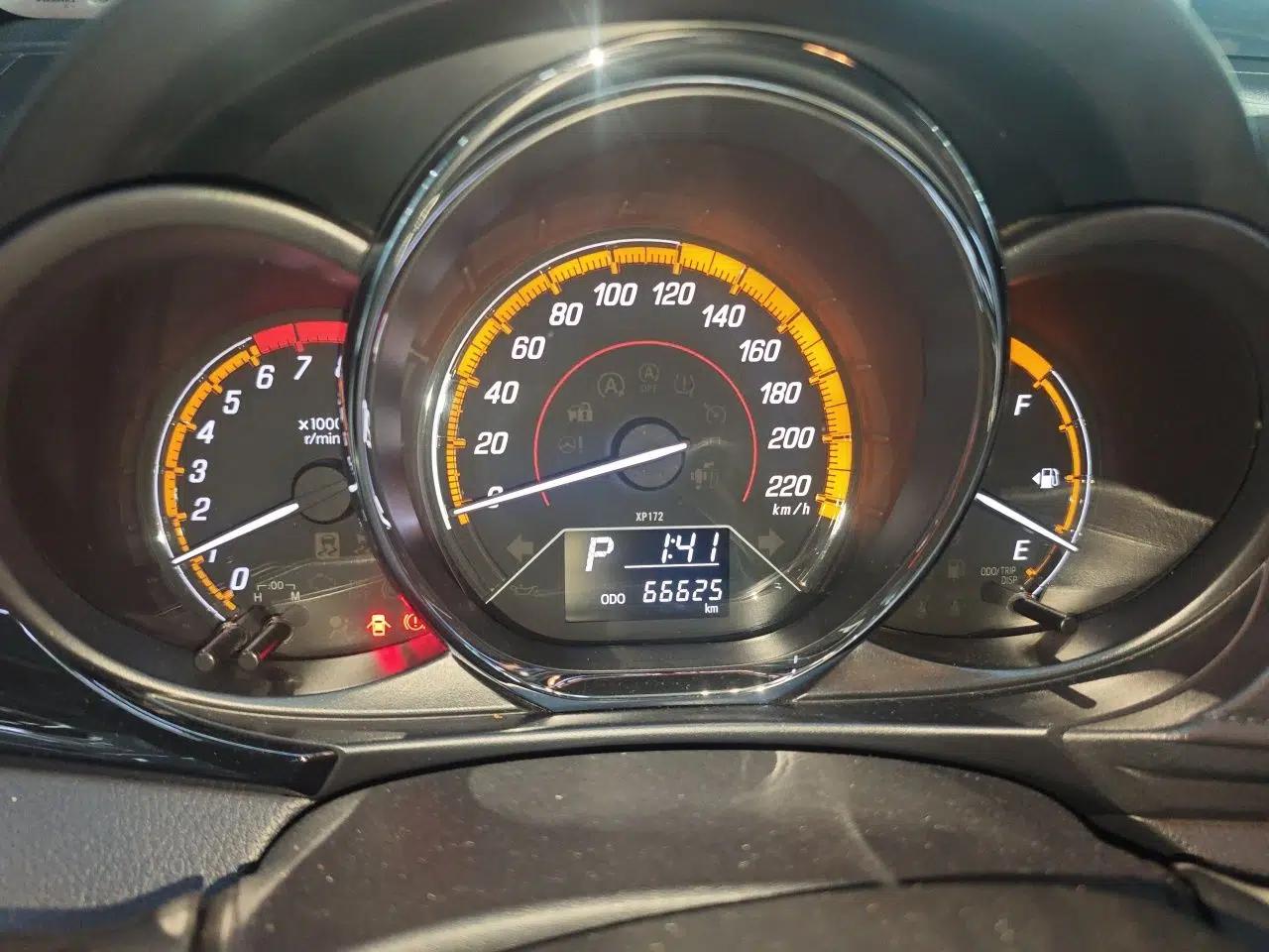 Toyota YARiS L Zhi Xuan 2022 X-Trail 1.5L CVT Luxury PLUS Edition — миниатюра 11