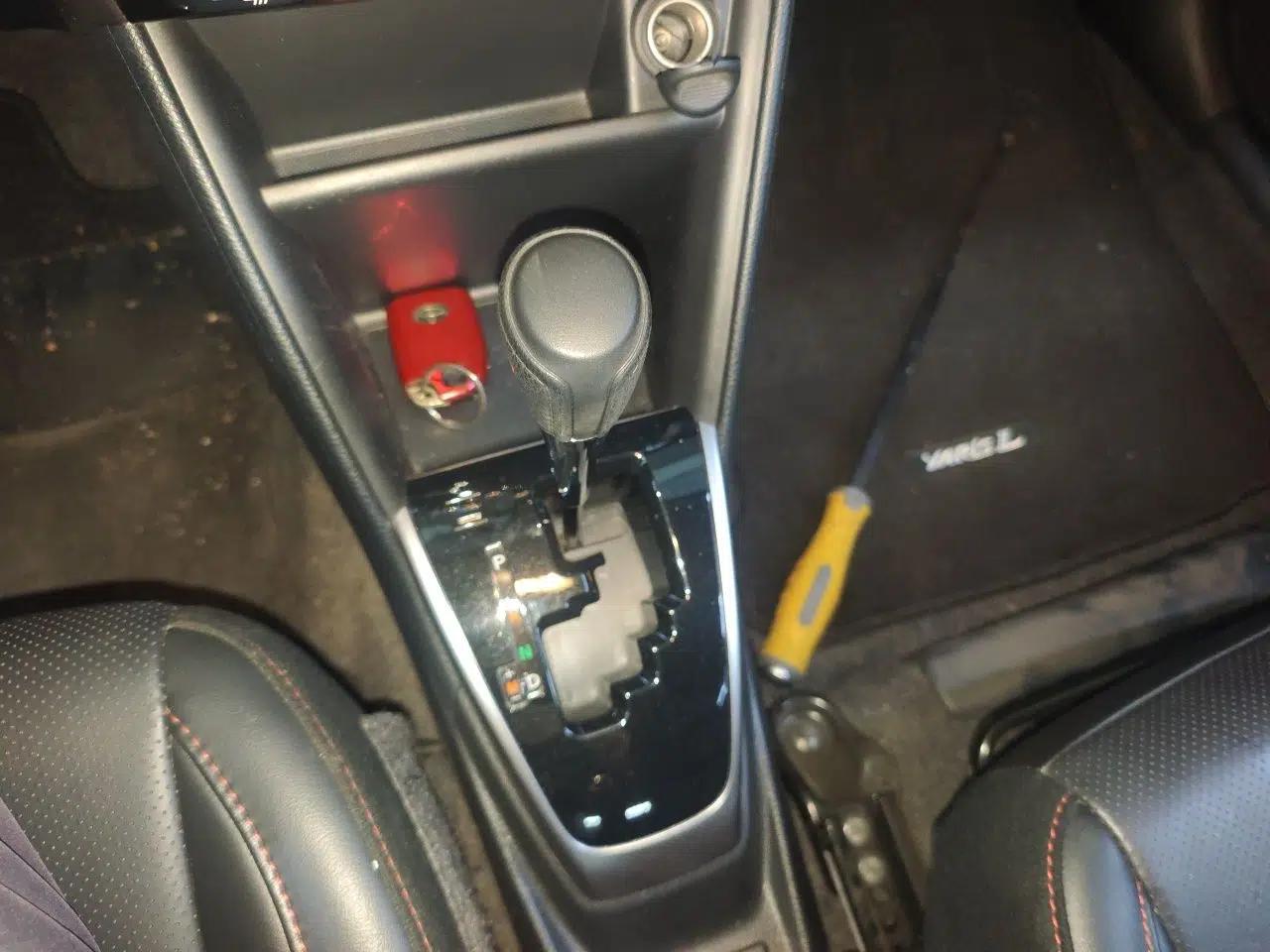 Toyota YARiS L Zhi Xuan 2022 X-Trail 1.5L CVT Luxury PLUS Edition — миниатюра 14