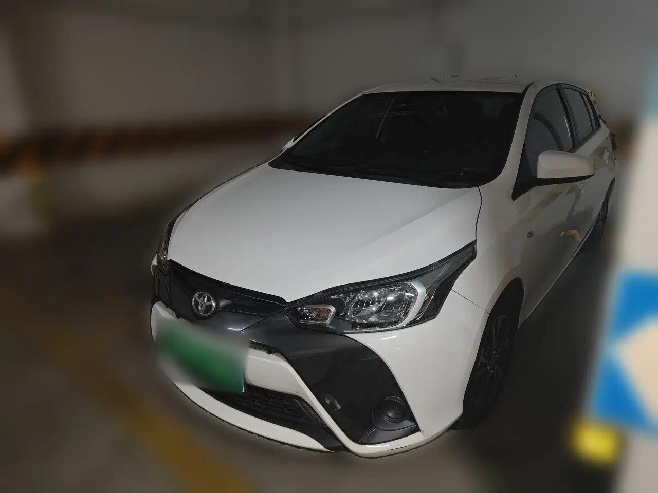 Toyota YARiS L Zhi Xuan 2015 1.5E Automatic Charm Edition — миниатюра 1