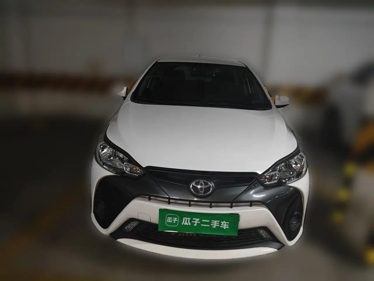 Toyota YARiS L Zhi Xuan 2015 1.5E Automatic Charm Edition — миниатюра 2