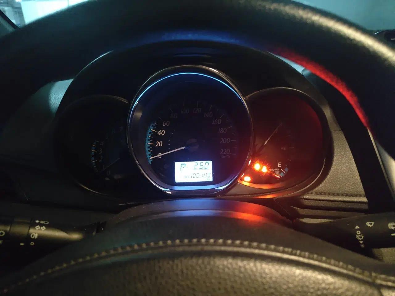 Toyota YARiS L Zhi Xuan 2015 1.5E Automatic Charm Edition — миниатюра 11