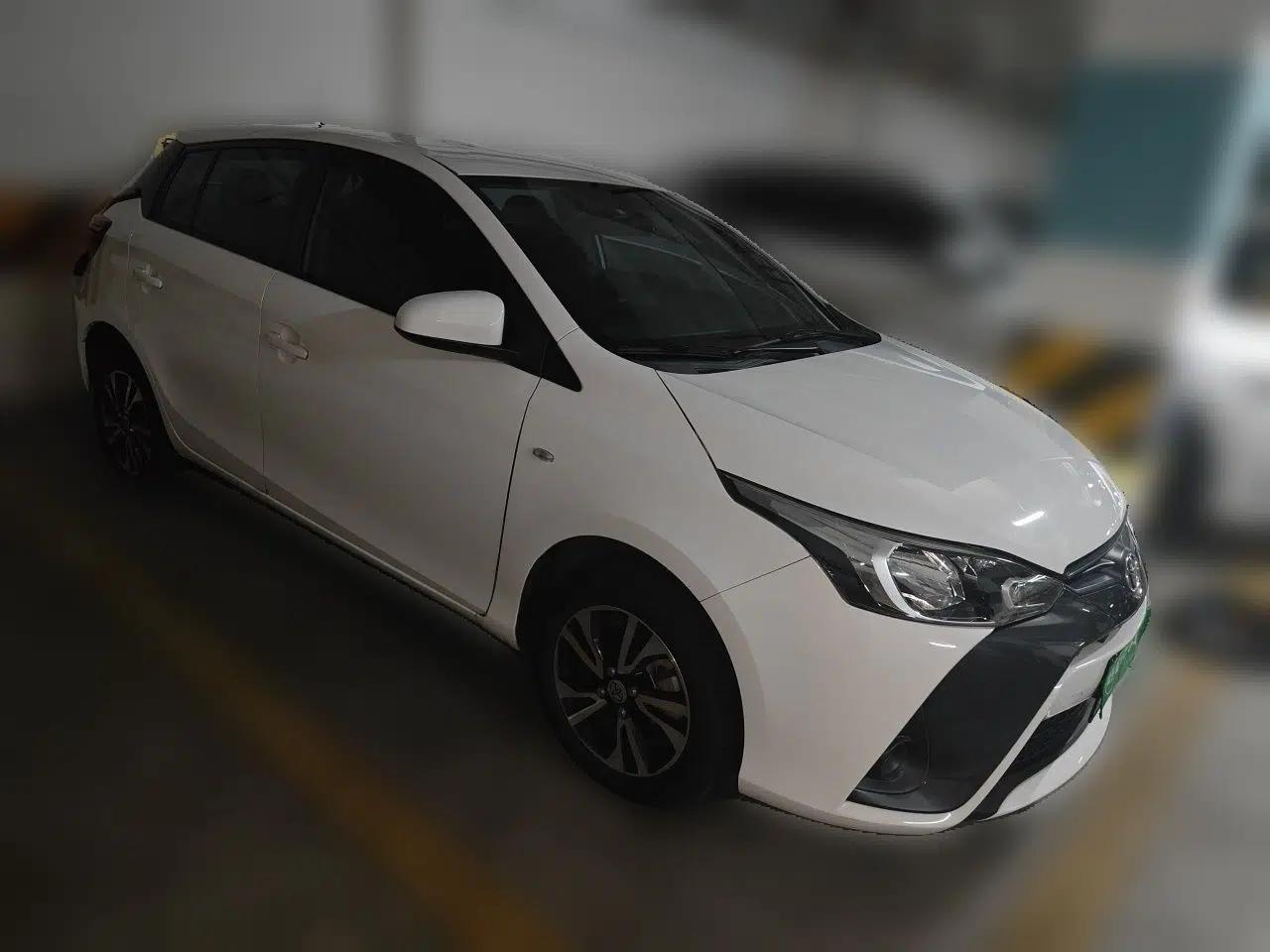 Toyota YARiS L Zhi Xuan 2015 1.5E Automatic Charm Edition — миниатюра 3