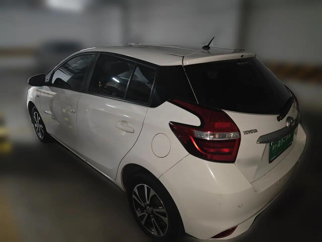 Toyota YARiS L Zhi Xuan 2015 1.5E Automatic Charm Edition — миниатюра 4