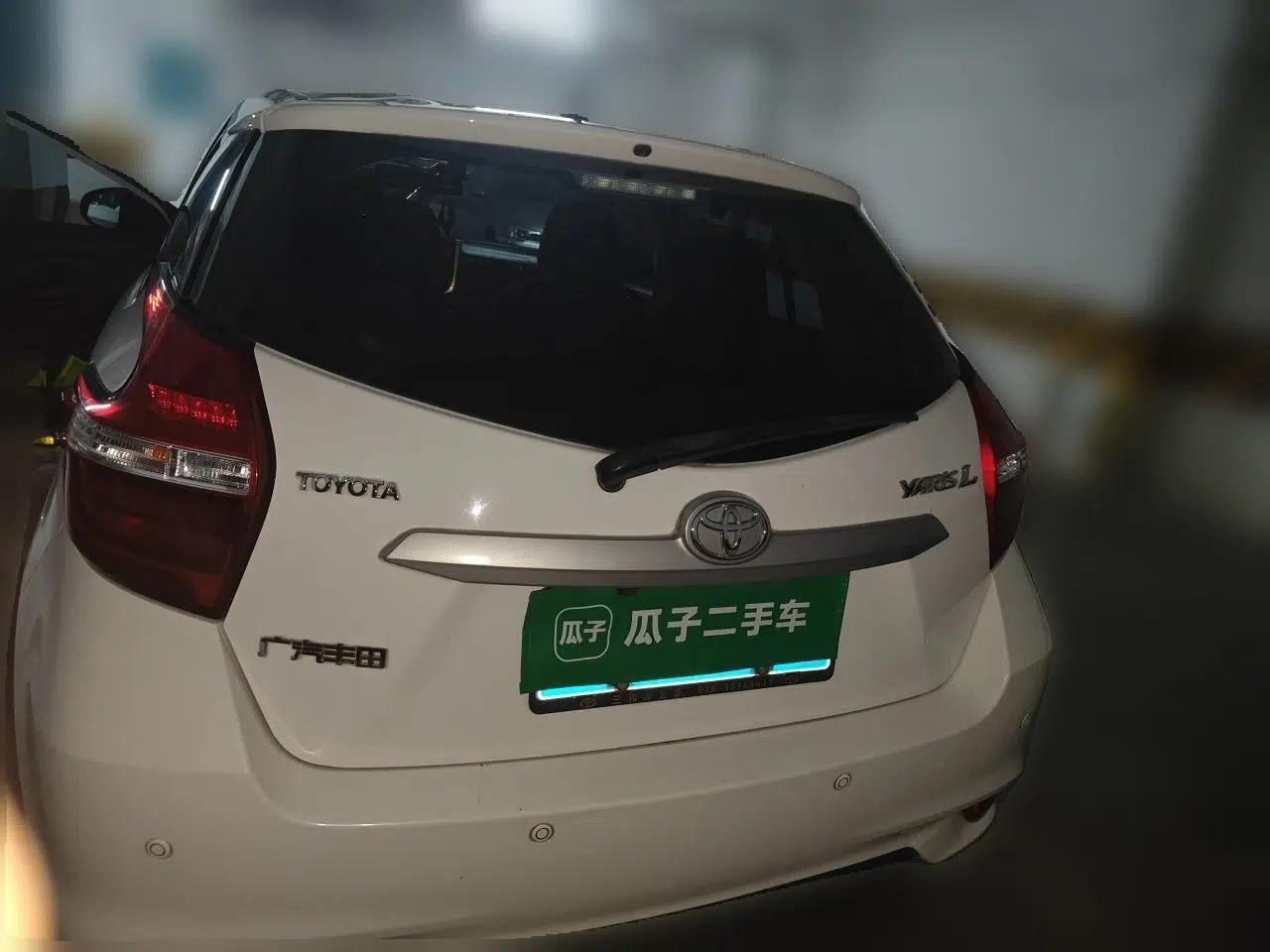 Toyota YARiS L Zhi Xuan 2015 1.5E Automatic Charm Edition — миниатюра 5