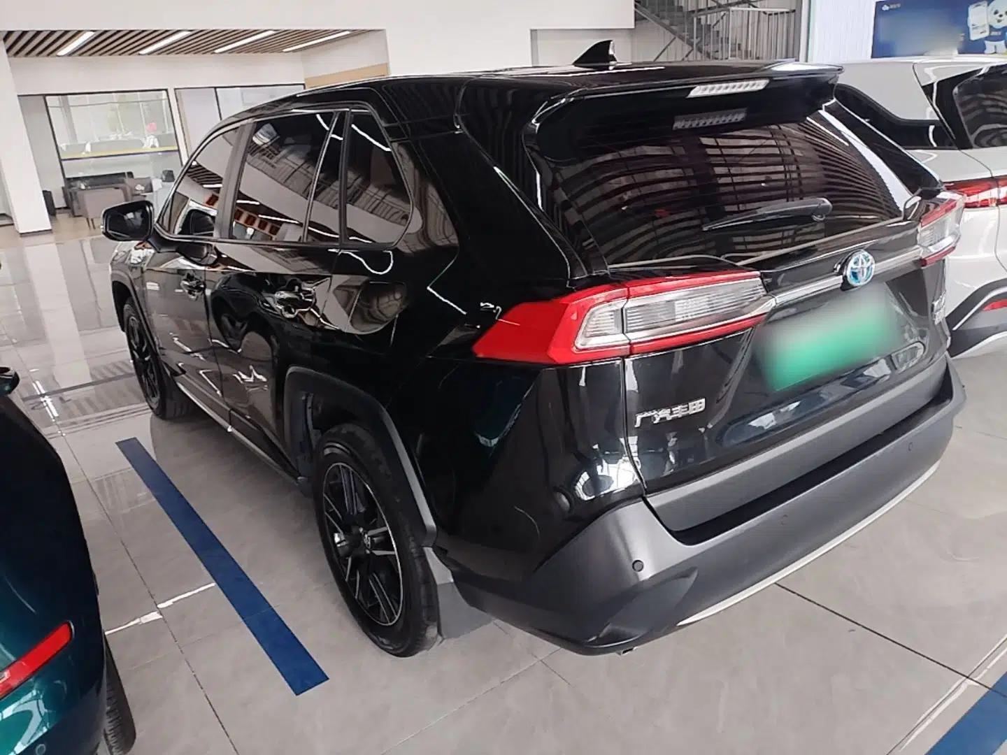 Toyota Wildlander New Energy 2021 High-Performance Edition 2.5L Two-Wheel Drive Powerful Version — миниатюра 13