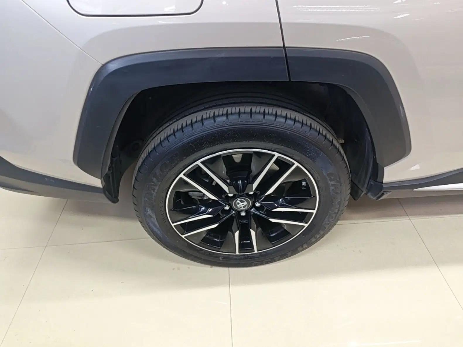 Toyota Wildlander New Energy 2021 High-Performance Edition 2.5L Two-Wheel Drive Powerful Version — миниатюра 11