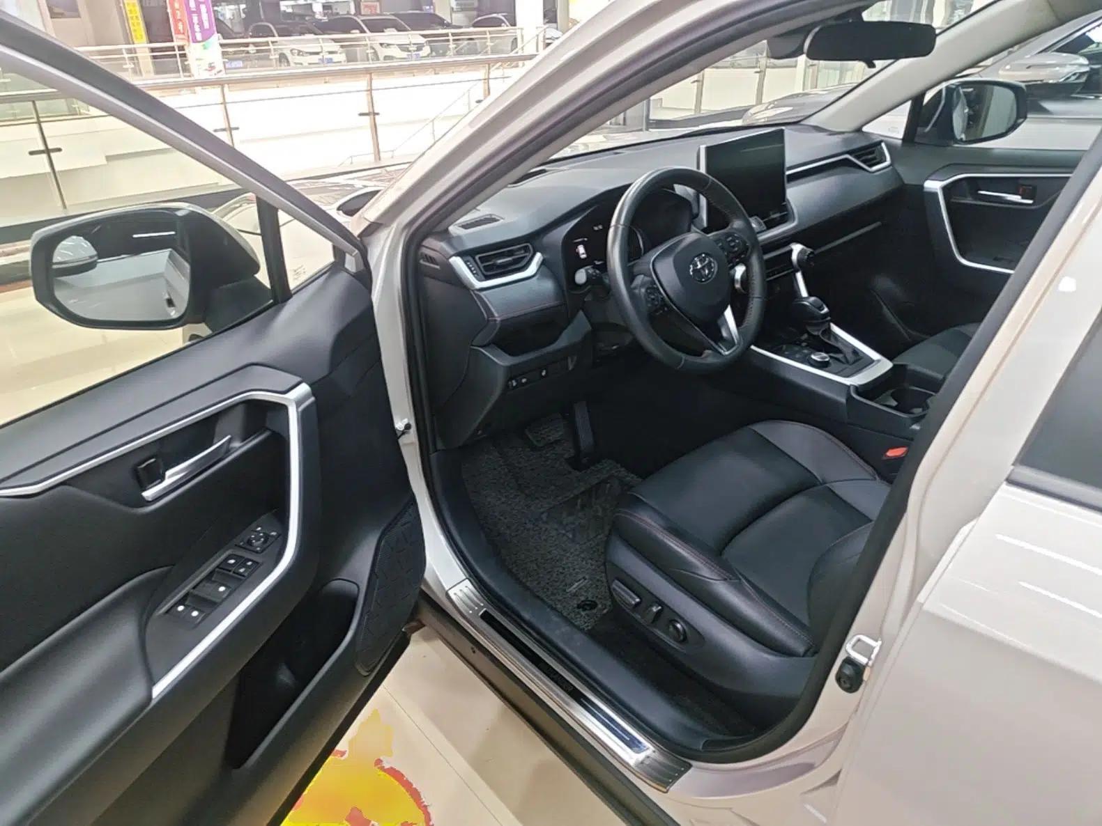 Toyota Wildlander New Energy 2021 High-Performance Edition 2.5L Two-Wheel Drive Powerful Version — миниатюра 18