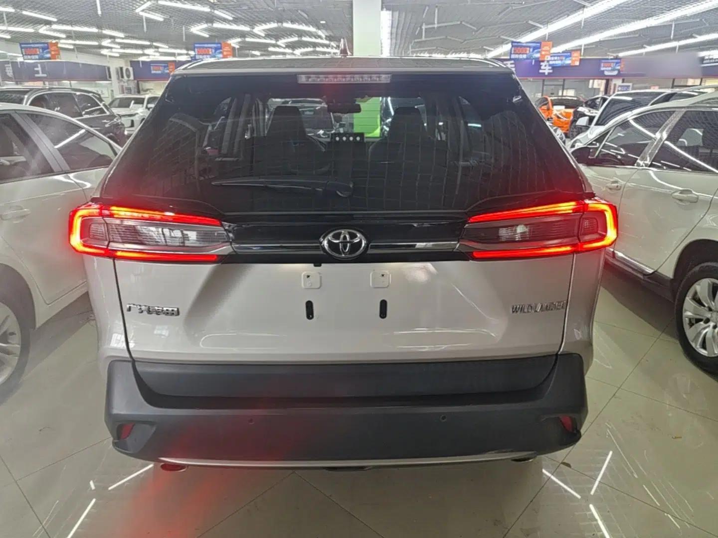 Toyota Wildlander 2022 2.0L CVT Two-Wheel Drive Prestige Edition — миниатюра 5