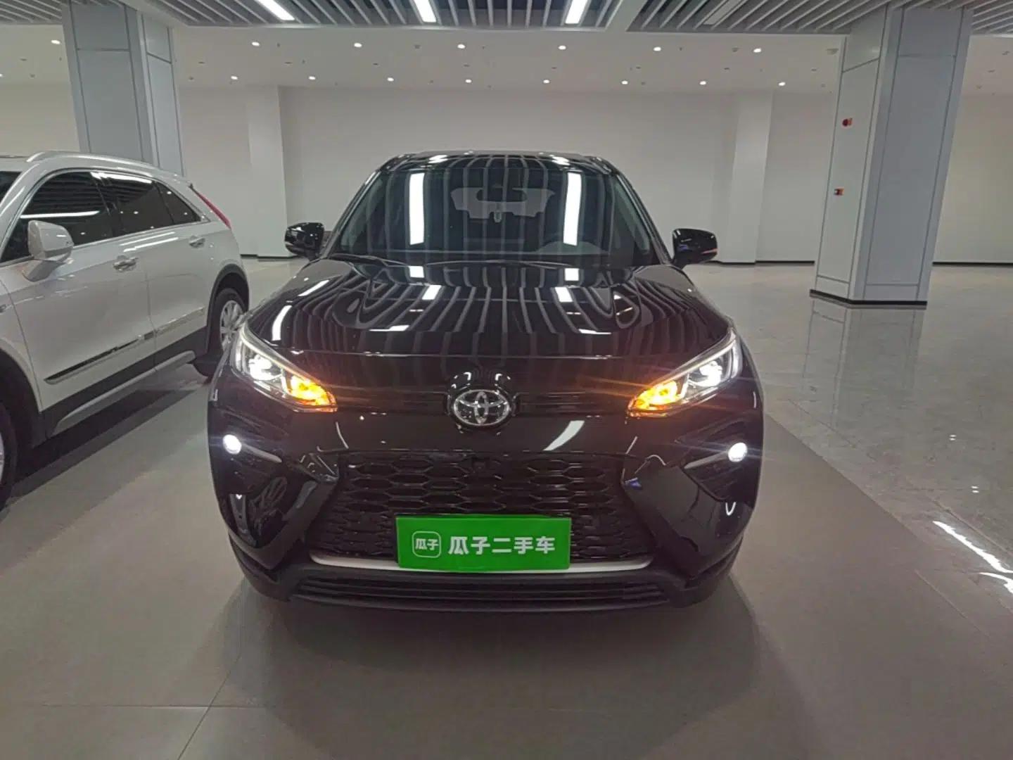 Toyota Wildlander 2023 2.0L CVT Two-Wheel Drive Luxury PLUS Edition — миниатюра 2