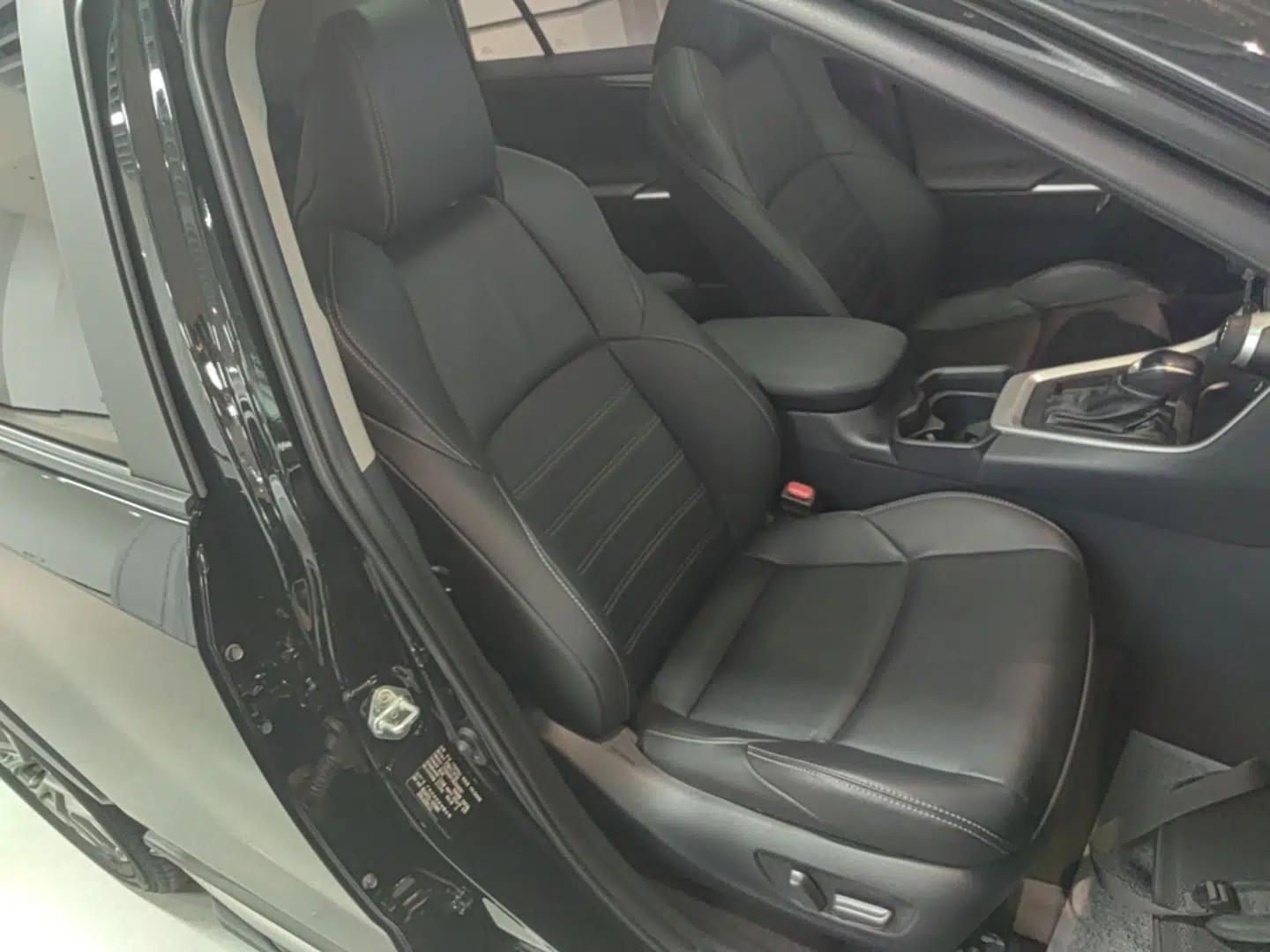 Toyota Wildlander 2023 2.0L CVT Two-Wheel Drive Luxury PLUS Edition — миниатюра 19