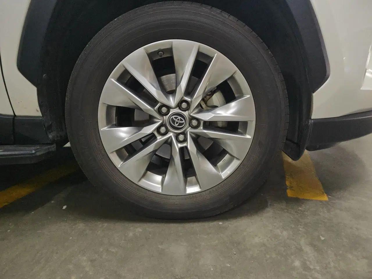 Toyota Wildlander 2020 Dual-Engine 2.5L E-CVT Two-Wheel Drive Luxury Edition — миниатюра 8