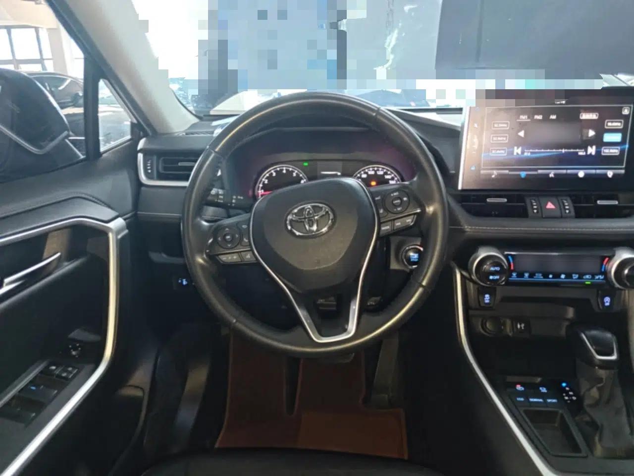 Toyota Wildlander 2021 2.0L CVT Two-Wheel Drive Luxury Edition — миниатюра 13