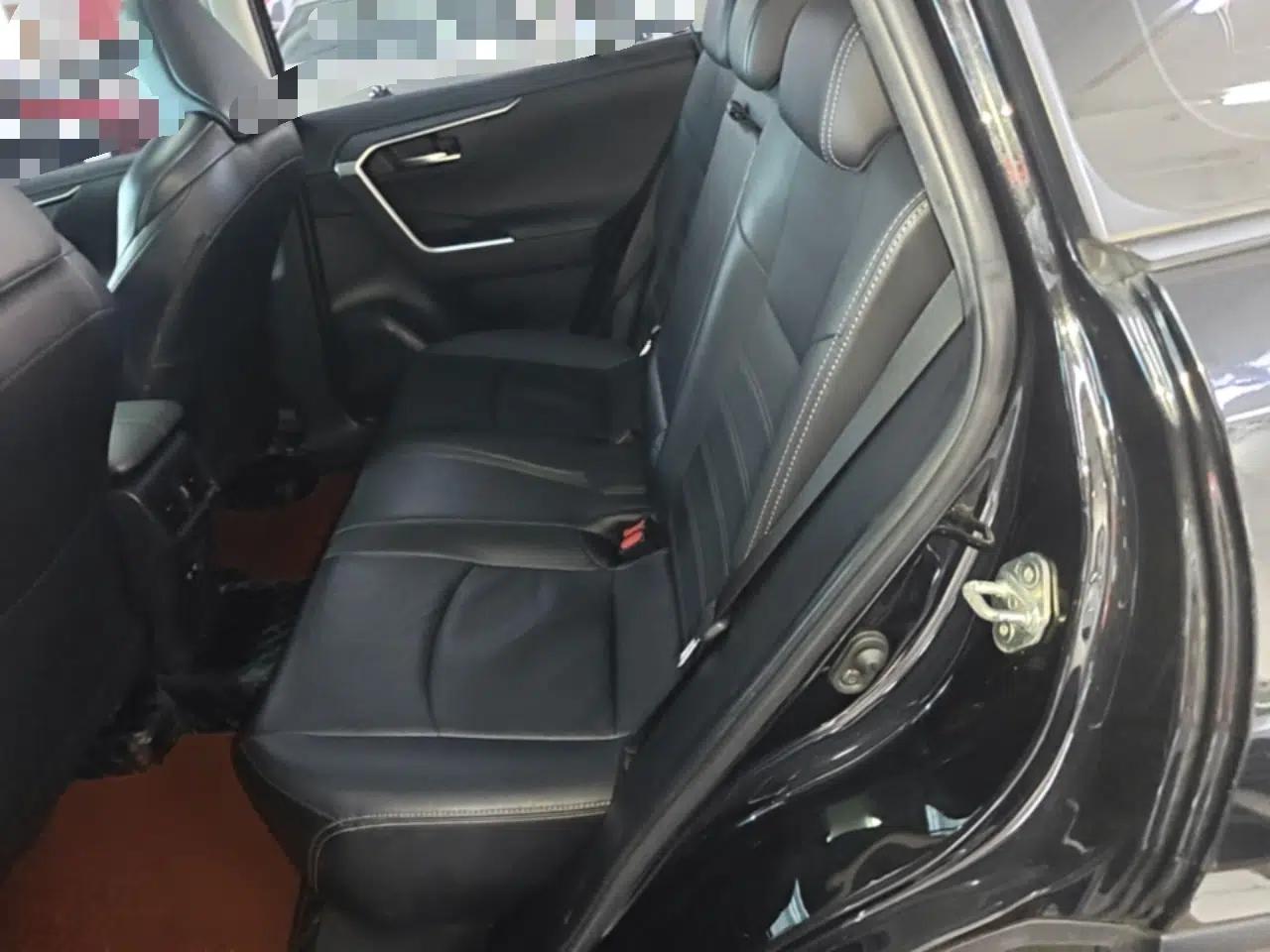 Toyota Wildlander 2021 2.0L CVT Two-Wheel Drive Luxury Edition — миниатюра 20