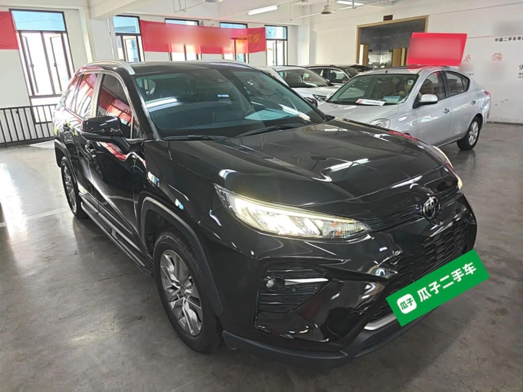 Toyota Wildlander 2021 2.0L CVT Two-Wheel Drive Luxury Edition — миниатюра 3