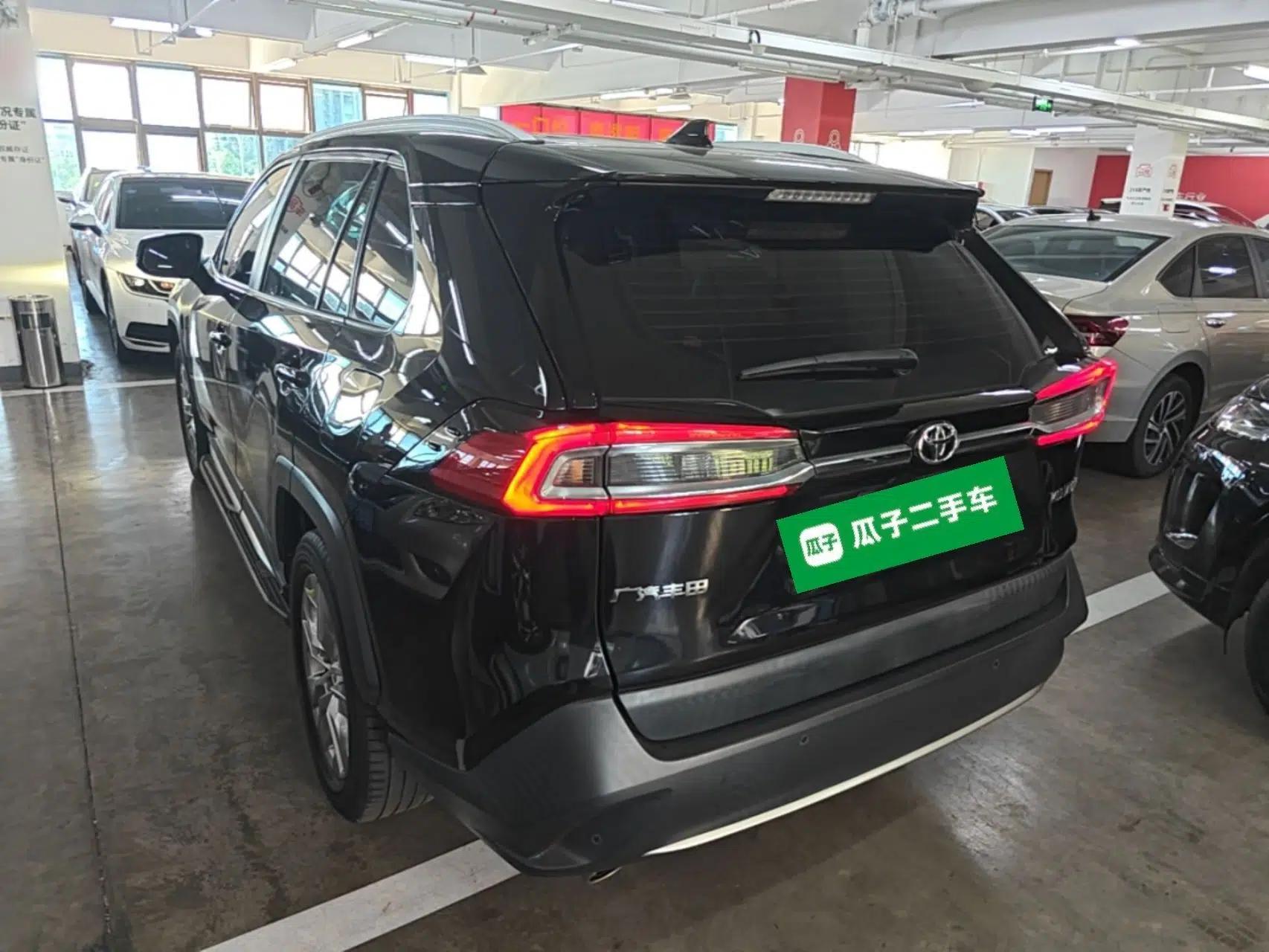 Toyota Wildlander 2021 2.0L CVT Two-Wheel Drive Luxury Edition — миниатюра 4