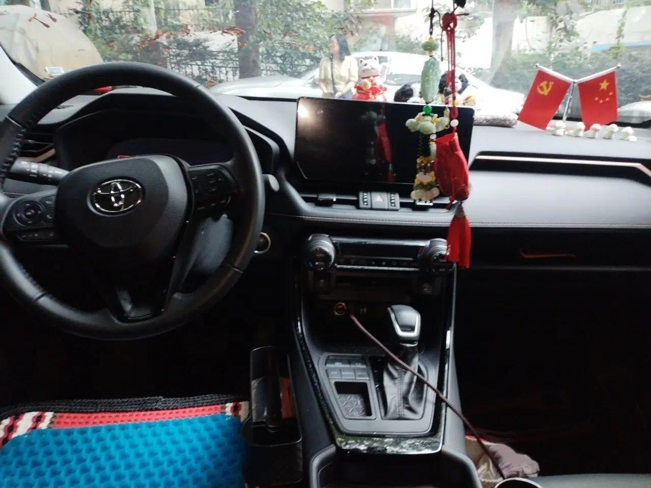 Toyota Wildlander 2024 2.0L CVT Two-Wheel Drive Urban Edition — миниатюра 18