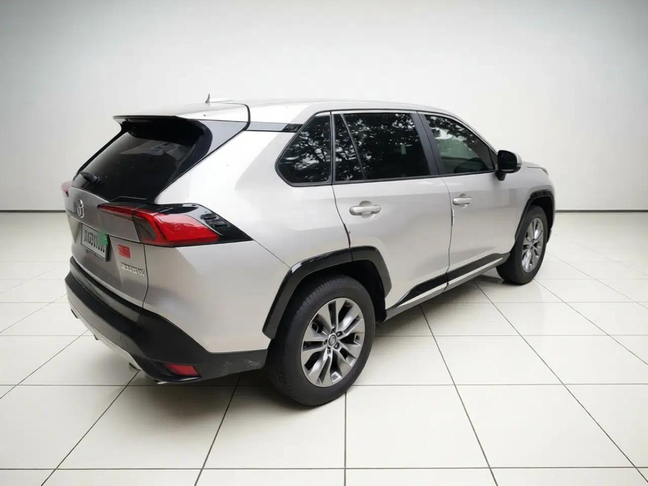 Toyota Wildlander 2024 2.0L CVT Two-Wheel Drive Urban Edition — миниатюра 6