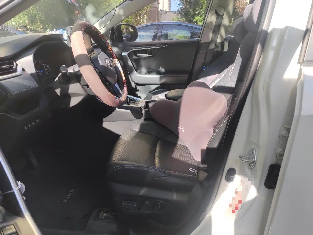 Toyota Wildlander 2022 Dual-Engine 2.5L E-CVT Two-Wheel Drive Prestige Edition — миниатюра 15