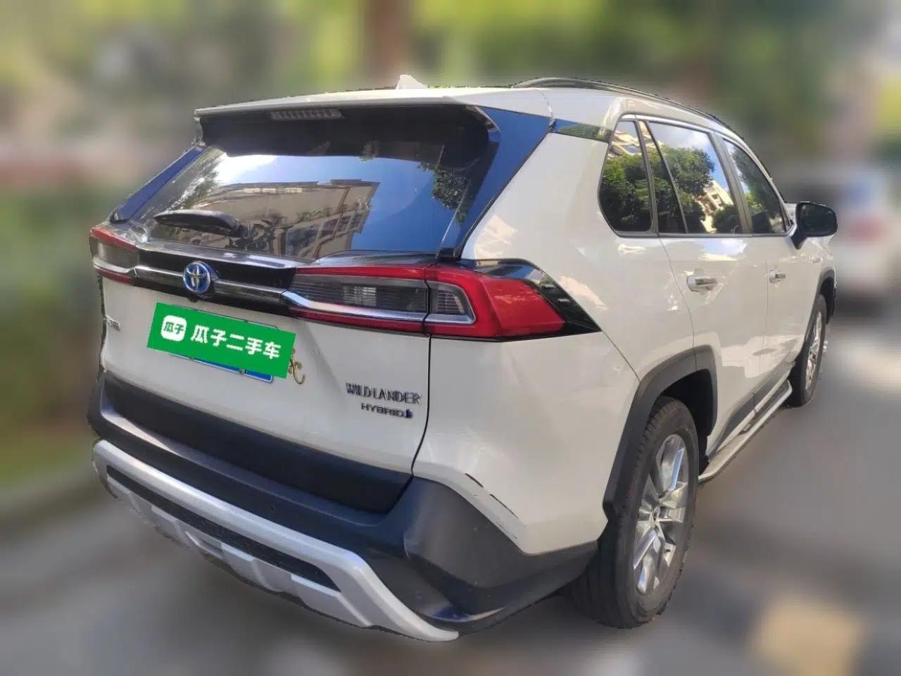 Toyota Wildlander 2022 Dual-Engine 2.5L E-CVT Two-Wheel Drive Prestige Edition — миниатюра 6
