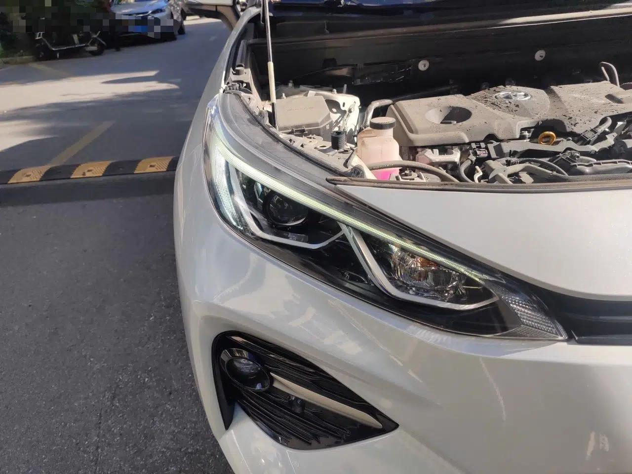 Toyota Wildlander 2022 Dual-Engine 2.5L E-CVT Two-Wheel Drive Prestige Edition — миниатюра 7