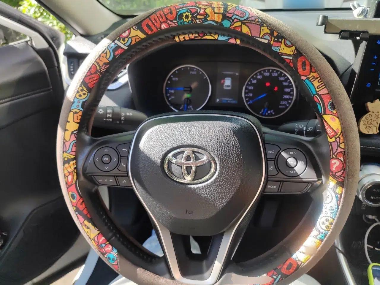 Toyota Wildlander 2022 Dual-Engine 2.5L E-CVT Two-Wheel Drive Prestige Edition — миниатюра 10