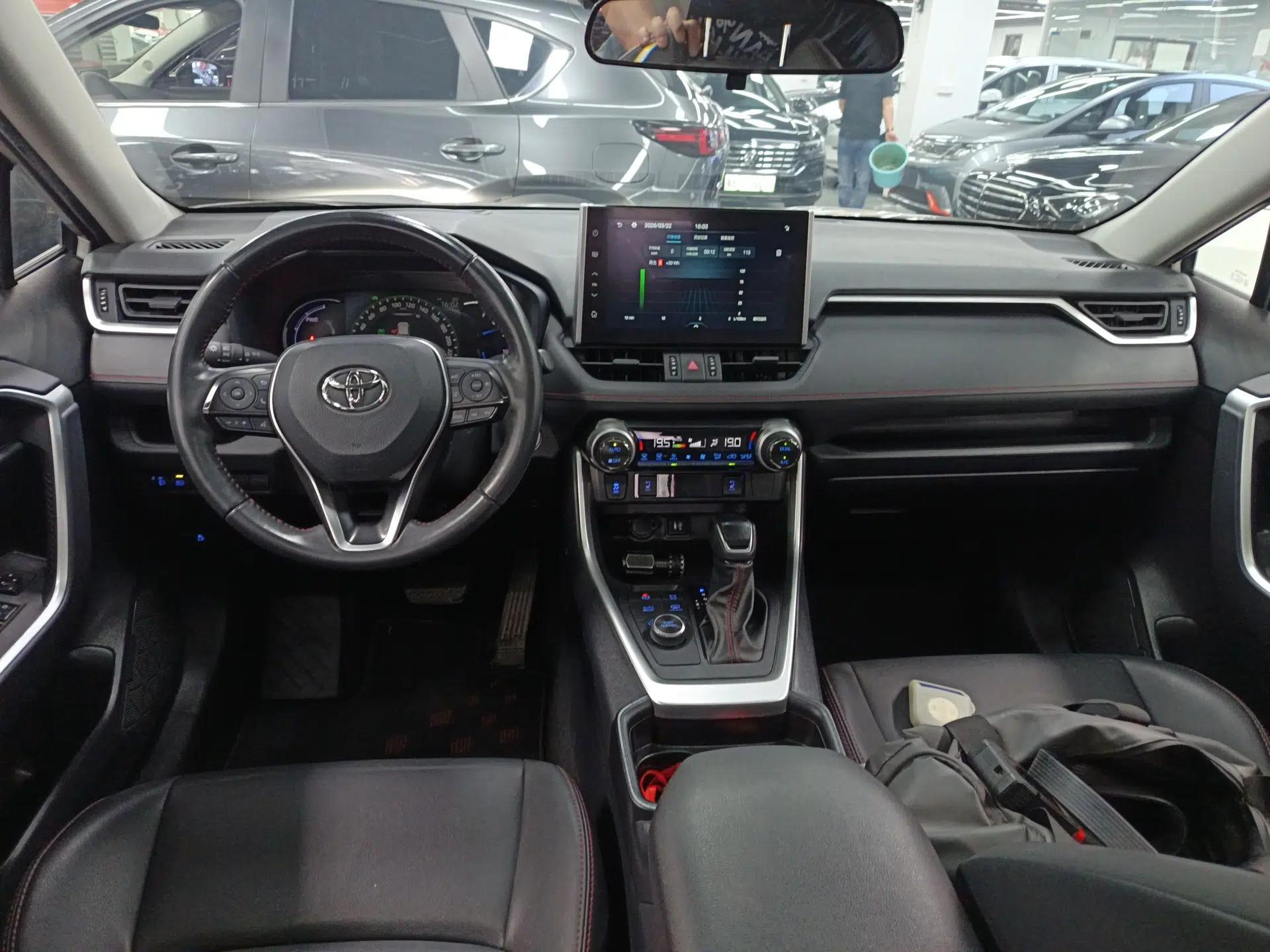 Toyota Wildlander New Energy 2021 High-Performance Edition 2.5L Two-Wheel Drive Powerful Version — миниатюра 12