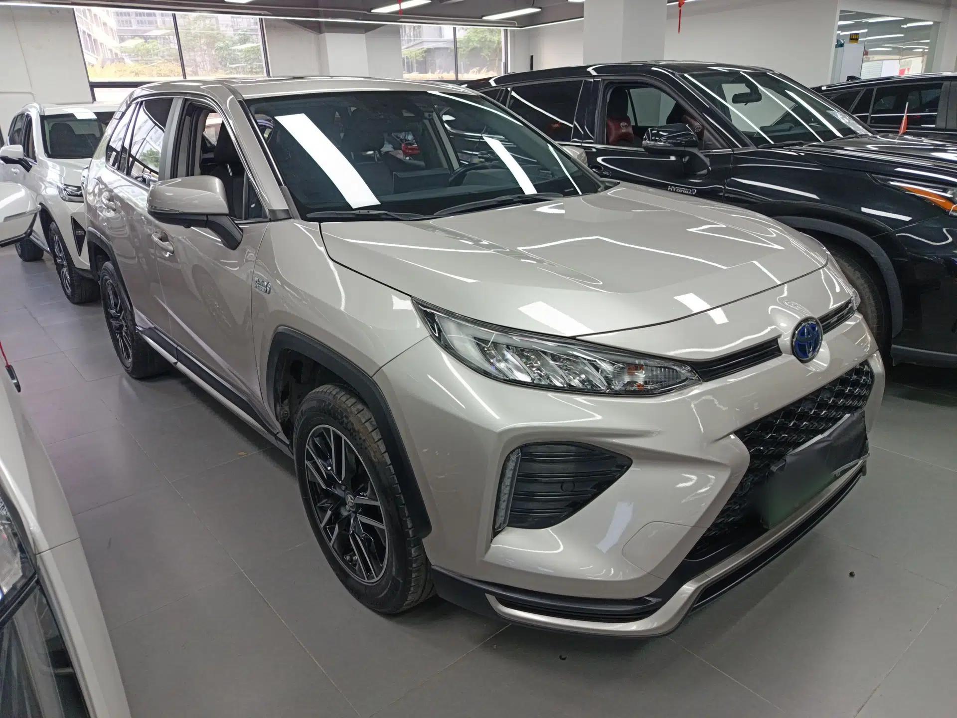 Toyota Wildlander New Energy 2021 High-Performance Edition 2.5L Two-Wheel Drive Powerful Version — миниатюра 3