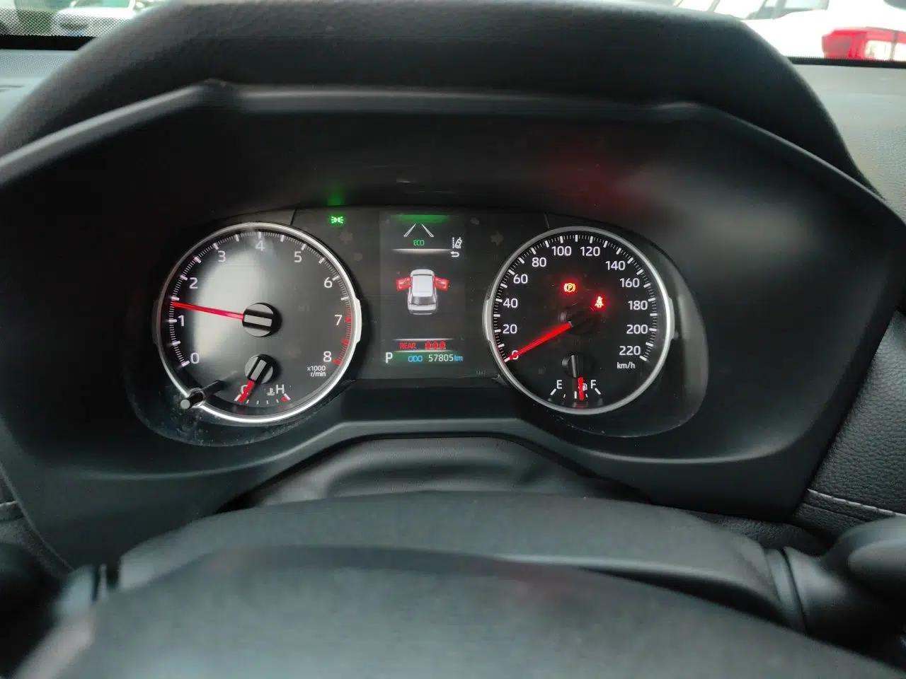 Toyota Wildlander 2021 2.0L CVT Two-Wheel Drive Luxury Edition — миниатюра 11