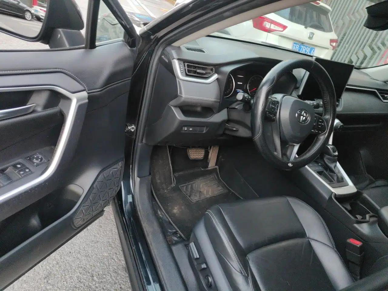 Toyota Wildlander 2021 2.0L CVT Two-Wheel Drive Luxury Edition — миниатюра 16