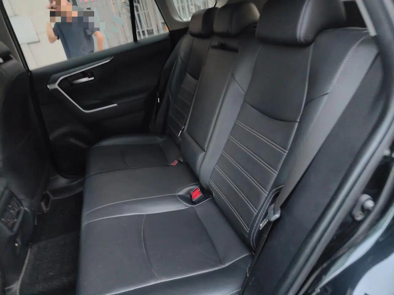 Toyota Wildlander 2021 2.0L CVT Two-Wheel Drive Luxury Edition — миниатюра 17