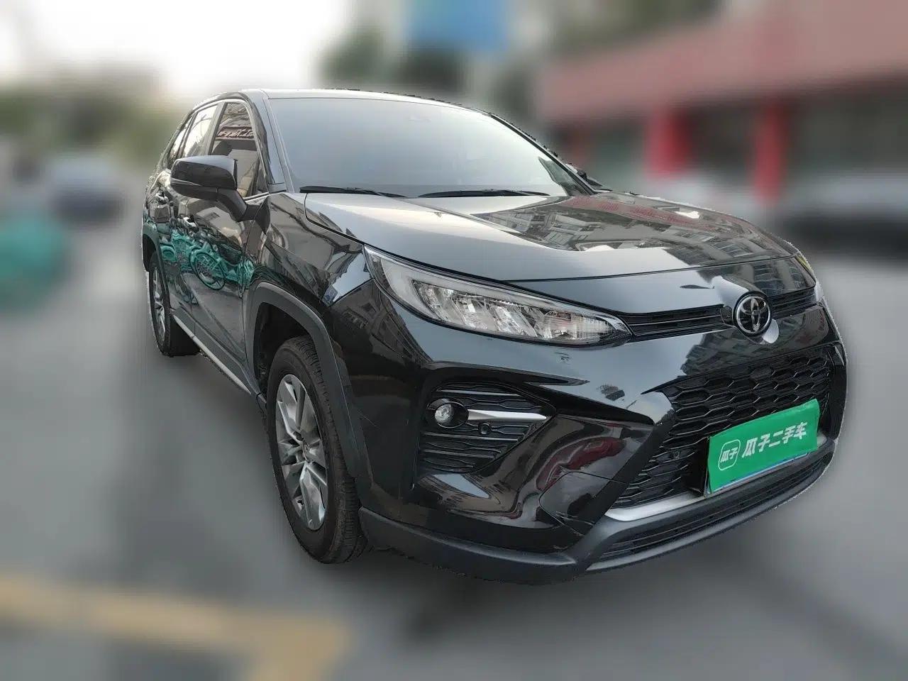 Toyota Wildlander 2021 2.0L CVT Two-Wheel Drive Luxury Edition — миниатюра 3
