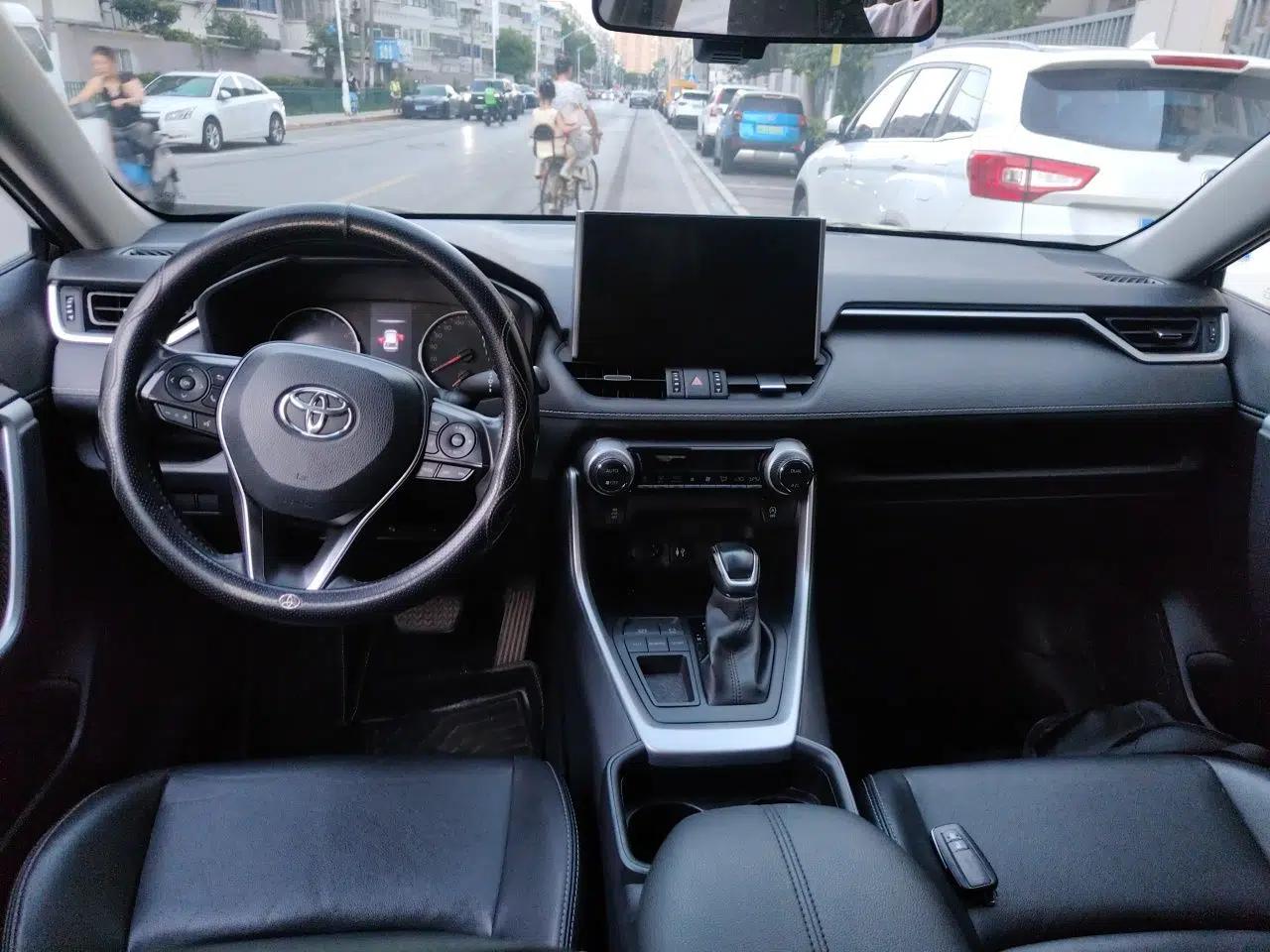 Toyota Wildlander 2021 2.0L CVT Two-Wheel Drive Luxury Edition — миниатюра 9